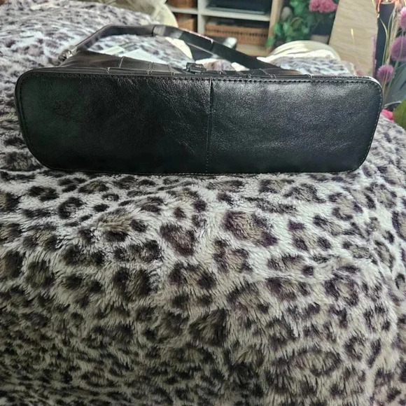 Etienne Aigner | Vienna Collection  Black Genuine Leather Baguette Shoulder Bag - Picture 8 of 15